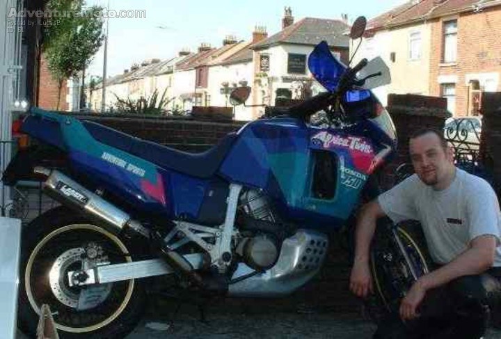 Me and 'Blue', Me and 'Blue', Me and 'Blue', RD04. (Late model....1993!)
120mph with passenger...on a standard @.
Drag race winner (3 times) 14.02 1/4 mile crossing the line at 93mph (Beat a
Kwak Z720cc race tuned). Get the clutch right..play off the p