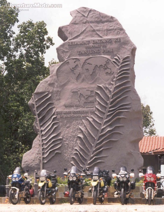 Tanjung Piai-The Most Southern Tip Of Mainland Asia, Singaporean Bikers..4 Africa Twin & 2 R1100GS