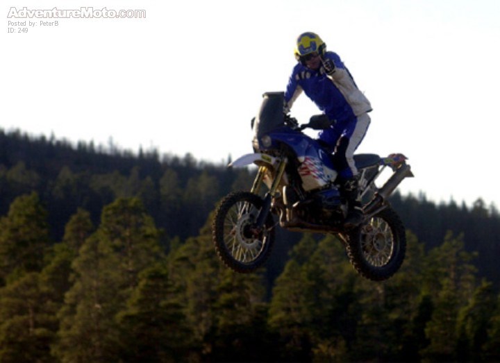 Flight PD28 to tower... - So this is a touring-bike???
PG Lundmark tries his wing on his Beemer.