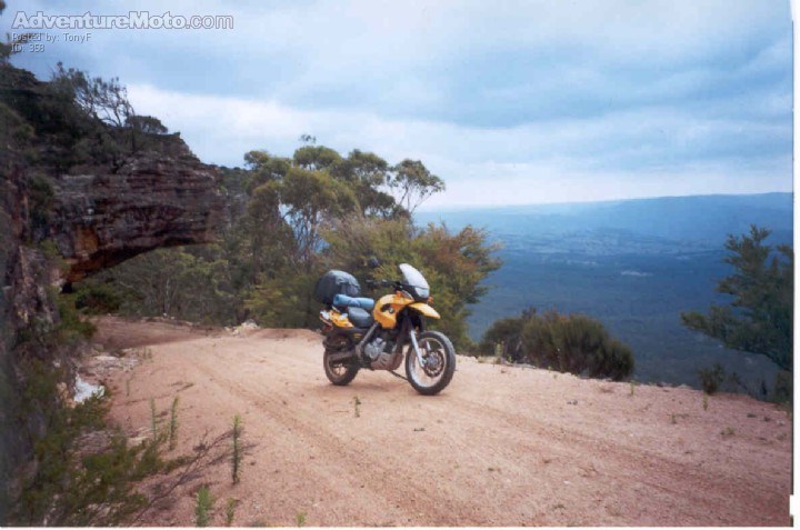 Narrowneck Plateau, Blue Mountains - Looking out over Megalong Valley, Blue Mountains of NSW.