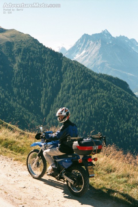 Up to 'Pas de Lona'. August 2002. - Unsealed road to 'Pas de Lona'(2900m).