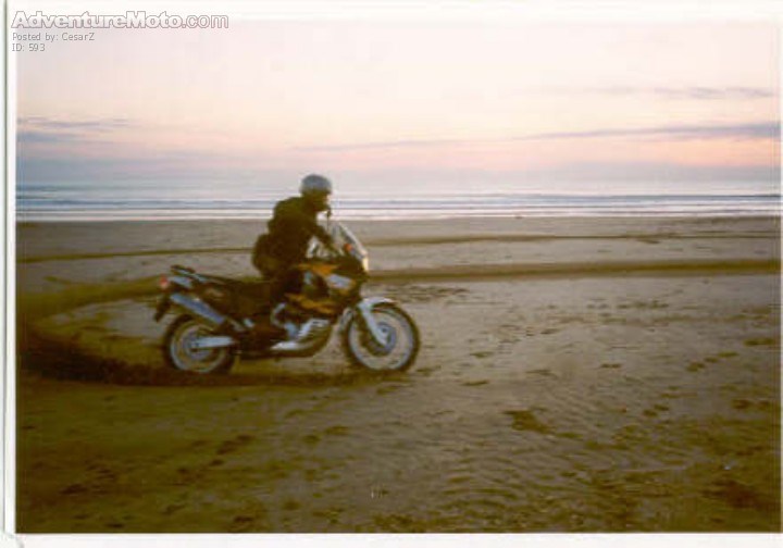 AMANECER EN ESPAÑA CON LA VENEMERITA DETRAS - FUIMOS A HACER UNAS FOTITOS Y TERMINAMOS EMPAPELADOS POR LA GUARDIA CIVIL